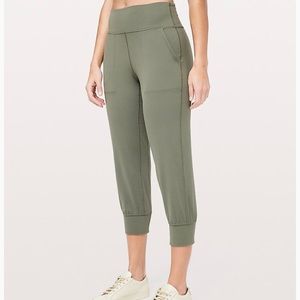 Lululemon align jogger cropped 23” size 6